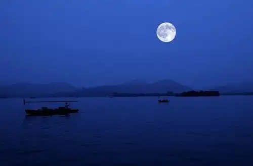 《鹧鸪天-平湖秋月》