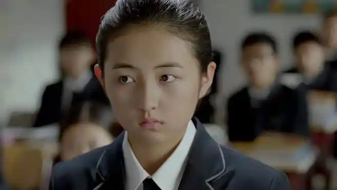 小别离:老师发考试试卷,方朵朵看到成绩,脸立马拉跨下来!