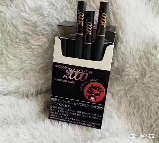 黑色酷炫,巧克力气味包裹,夹在指尖,成为一个高回头率的烟民,哈哈哈