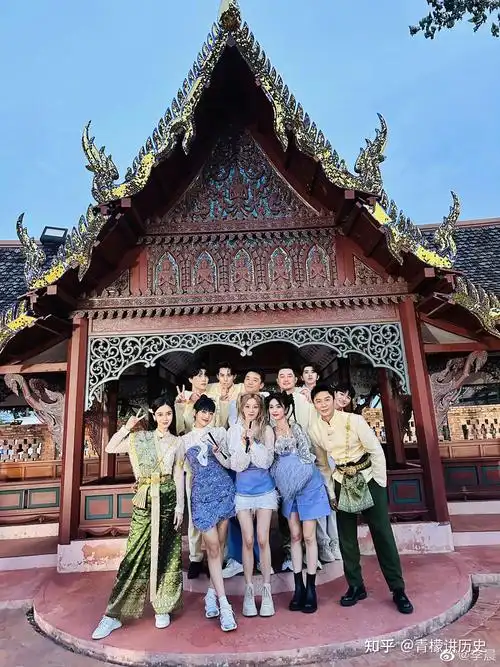 李晨晒出奔跑吧泰国之旅大合照网友期待节目