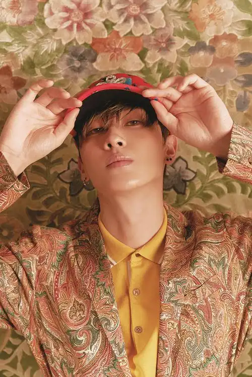 [super junior][新闻]180404 充满异域风情的"氛围天才",艺声-银赫