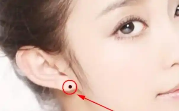 左耳垂有痣女人福气旺盛性生活还好