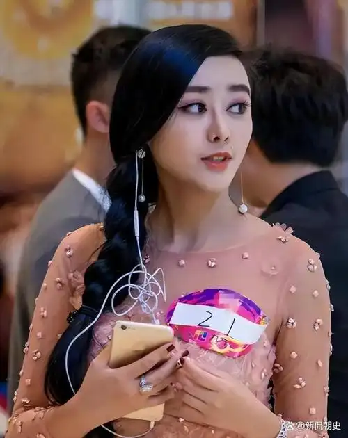 就连以"阅人无数"自居的脱口秀主持人金星,最近一期节目中也在认人上"