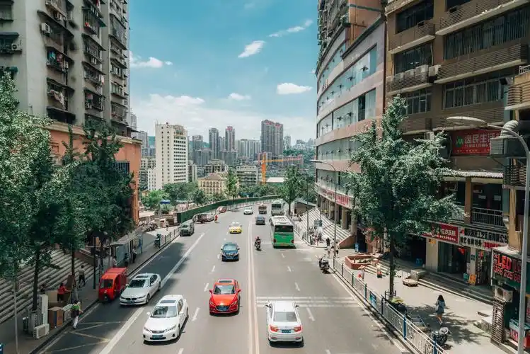 中国城市10强格局,重庆将超广州,成都第6,南京取代武汉进前十