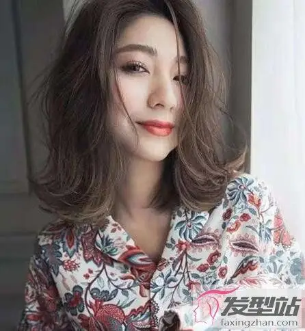 齐肩发怎么烫好看 温柔慵懒韵味十足_发型站_最新流行发型设计发型