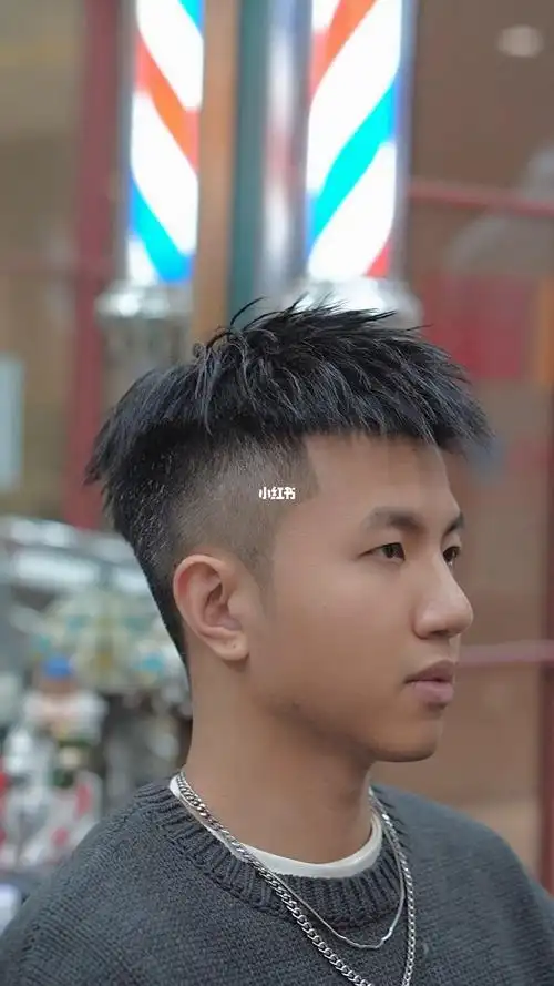 男士烫发发型推荐