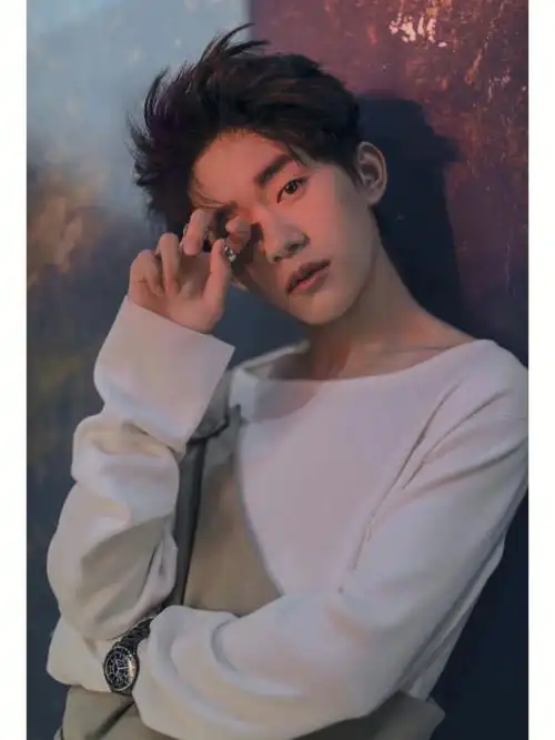 易烊千玺我的发型作品cosmo封面