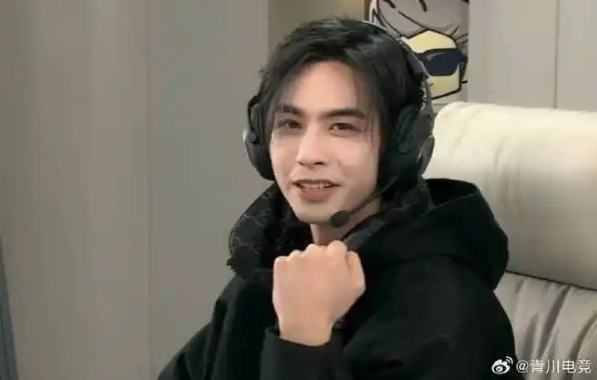 宋威龙游戏操作惊呆职业选手