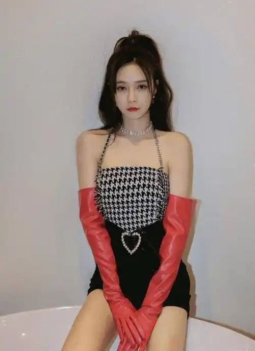 沈梦辰的"直角跪"火了,双腿挤不出一丝赘肉,体重过百模仿不来_时尚_lo