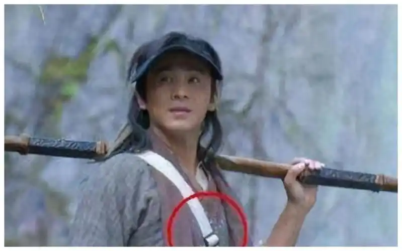 "笑出内伤"的穿帮镜头,雷人的抗日神剧,古装剧中的英文毯子