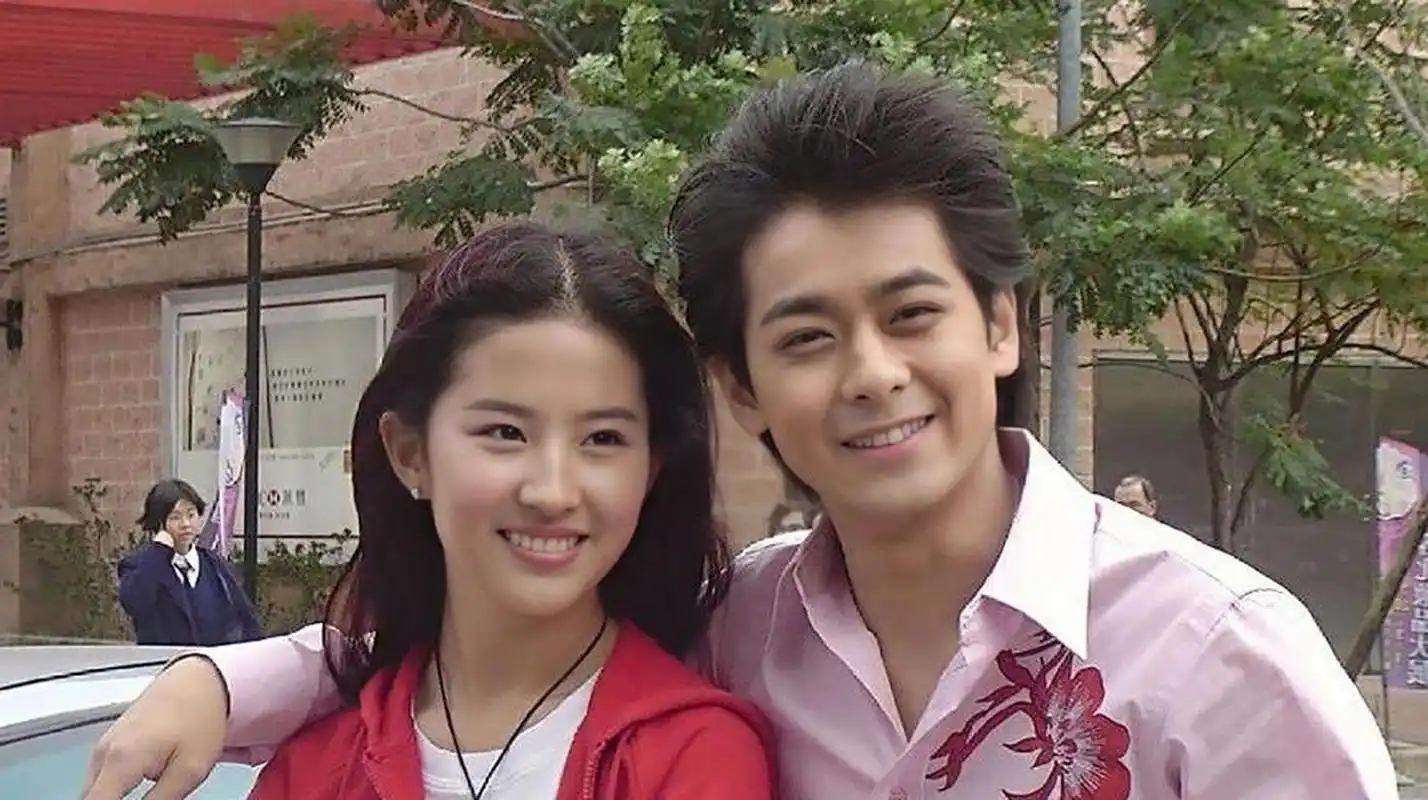 刘亦菲林志颖早期合照,这两个人的颜值真的天花板级别了