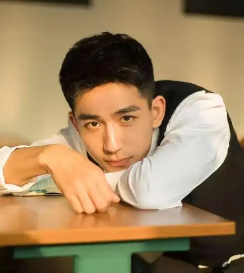 南京林业大学97年的校草青春男人的迷人魅力