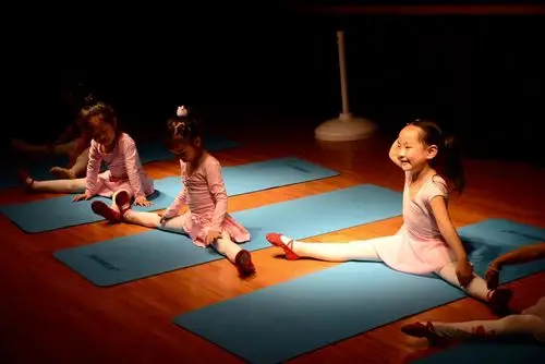 少儿舞蹈培训-爱尚国际艺术学院