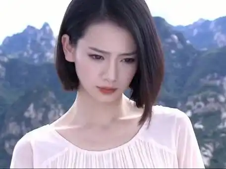 戚薇出现在镜头前面的时候,让我们感受到了什么叫做大美女光临