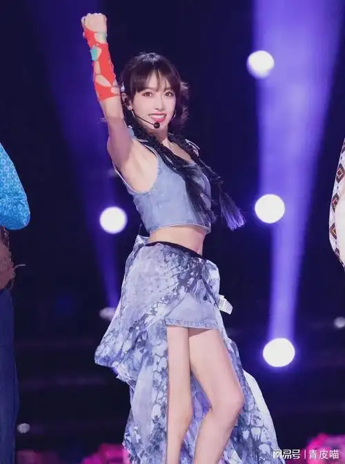 具备大花气质的宋茜同样出身北舞美貌值真的直接拉满看起来温婉可人