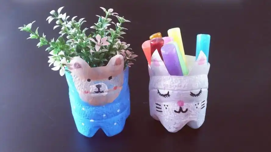 空饮料瓶变废为宝,简单几步diy出漂亮的花瓶,摆在桌子上美美哒_腾讯视