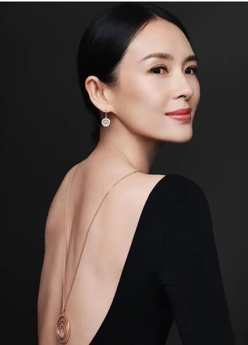 章子怡高清美图欣赏,她确实很国际!