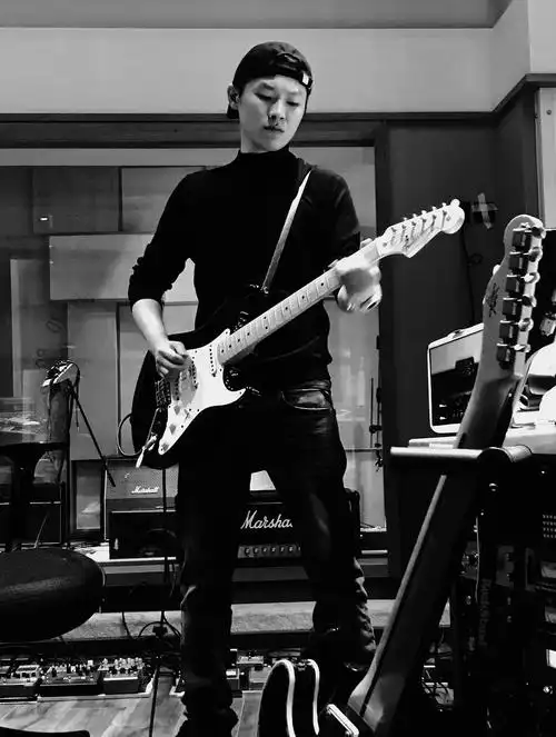 梁博个人资料简介(从小音乐天赋超人,坚持原创)