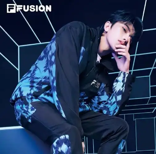 我靠…斐乐拍的这套怎么这么帅真的很蓝发啊#fila代言人蔡徐坤