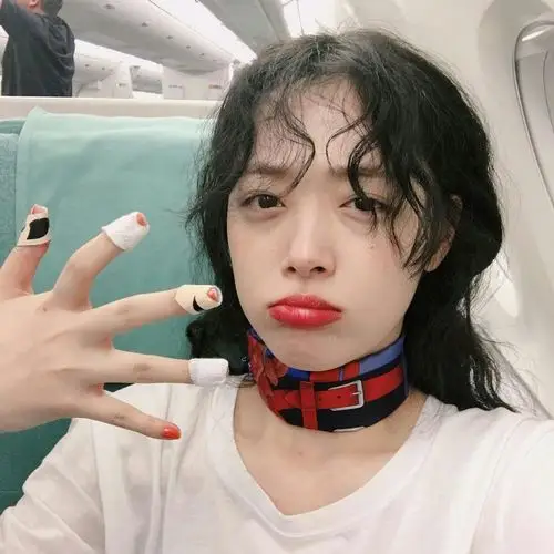 韩国女爱豆头像 崔雪莉sulli