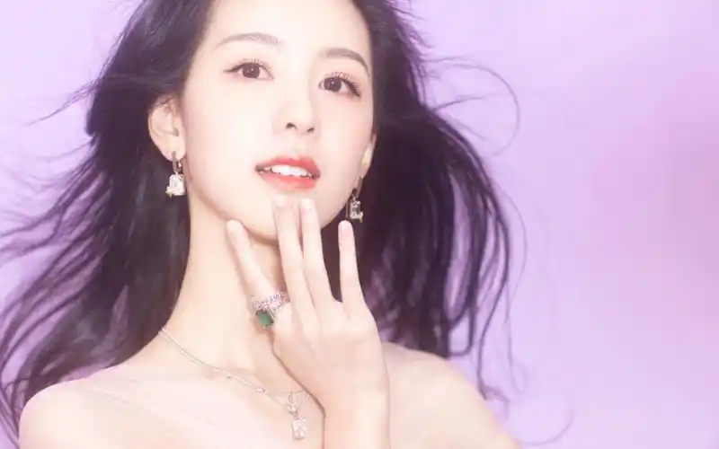 陈都灵性感迷人写真桌面壁纸