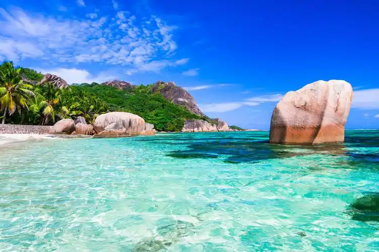 最美的热带海滩安斯海堤银源