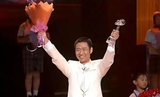 以为他们退出歌坛,其实早已悄然高逝,再也见不到的3位歌星