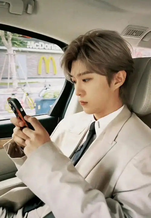 范丞丞梦回练偶时期#染发梦回偶练了丞丞无论哪个时期都很帅