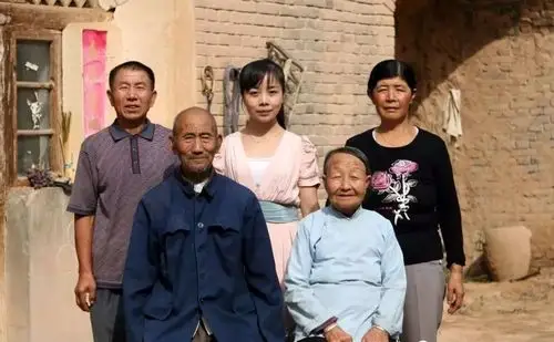 王二妮的真实身份