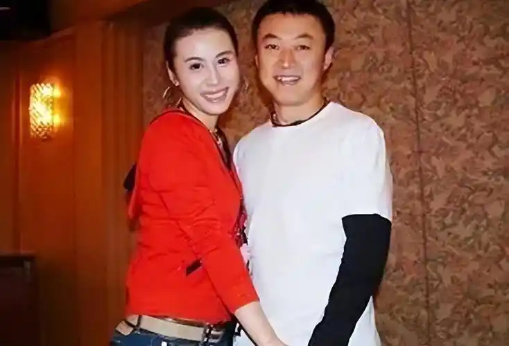 马琳前妻张宁益:离婚获千万家产,转嫁高管,生下2女后