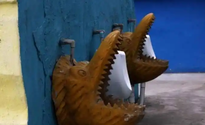 到处都是艺术品在其他地方看不到的,而且这里也是世界上最大的厕所