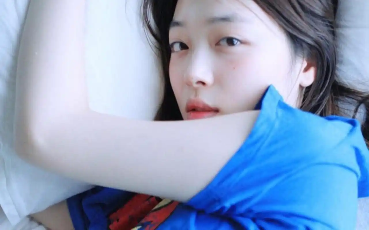 韩国崔雪莉ins性感图片桌面壁纸