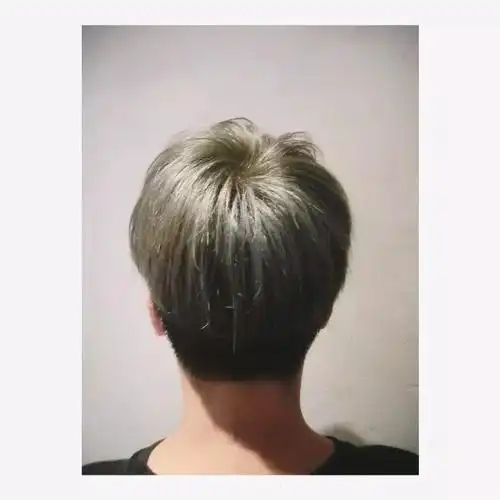 后脑勺平的男生这样留好帅