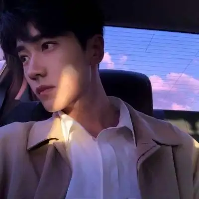 高清真人帅哥阳光帅气头像图片