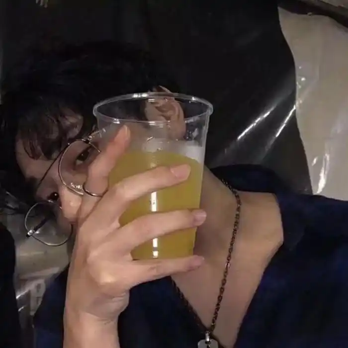 眼镜男头 男生头像