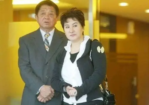 资深女星刚过74岁生日丈夫就病逝,55岁私生子起诉要求认祖归宗!