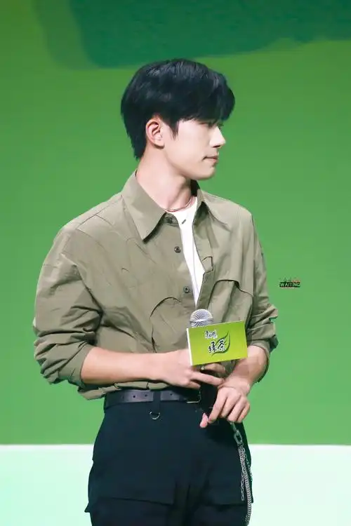 最美好の少年┊┊┊°.┈…易烊千玺…┈.