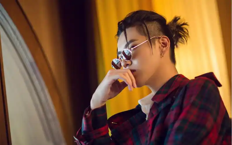 超级酷帅吴亦凡桌面锁屏倾倒众生的偶像