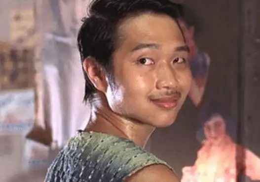 他因"包租婆没水了"而火,是星爷御用配角,今39岁成了小胖子