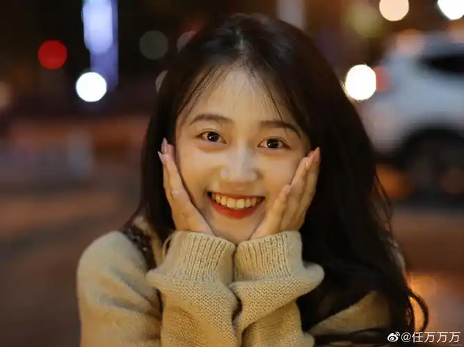 微博:任万万万