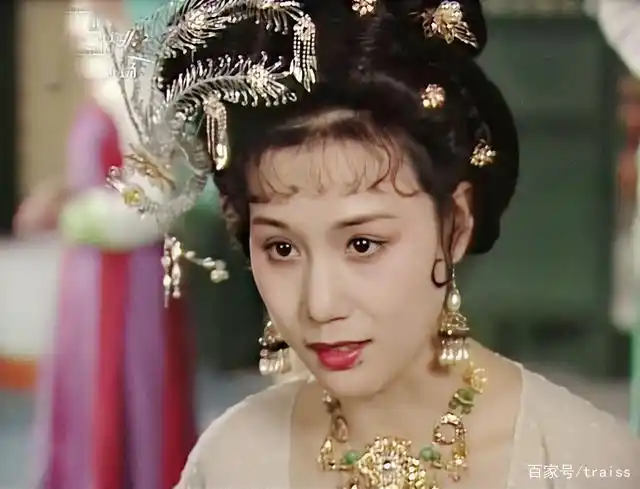 "一代容妃"李建群悄然去世,和导演同居28年,无证无子!