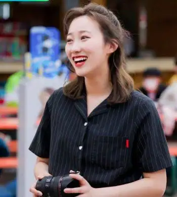 《吐槽大会》编剧 《今夜百乐门》编剧 余穬 前偶像女团《蜜蜂少女队