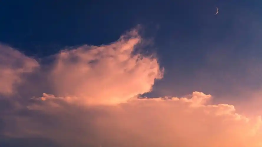 傍晚绝美的天空云朵高清桌面壁纸