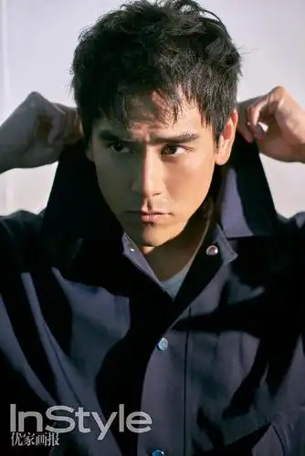 彭于晏硬照眼神深邃展熟男魅力 帅气又有型赶快领回家