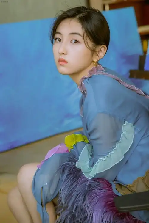 百灵鸟. 张子枫.