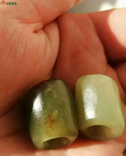 [欣赏] 红山文化玉珠子—对