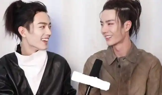 原创王一博如何做到又跩又火还大摩托滑板乐高买到破产