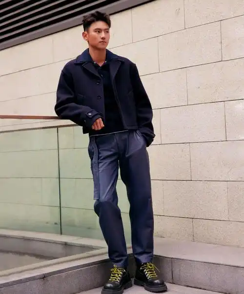 30岁宁泽涛最新写真出炉包子还是那么帅身材还是那么好