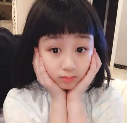 吴启华11岁女儿曝光,遗传了爸妈的好基因