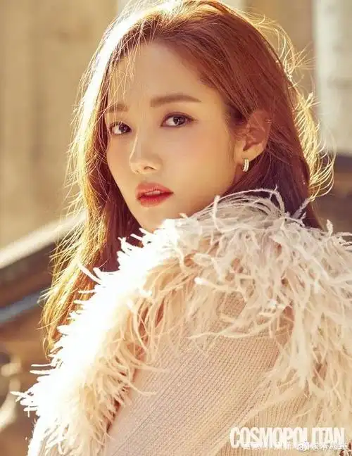 朴敏英——电视剧《金秘书为何那样》的女主